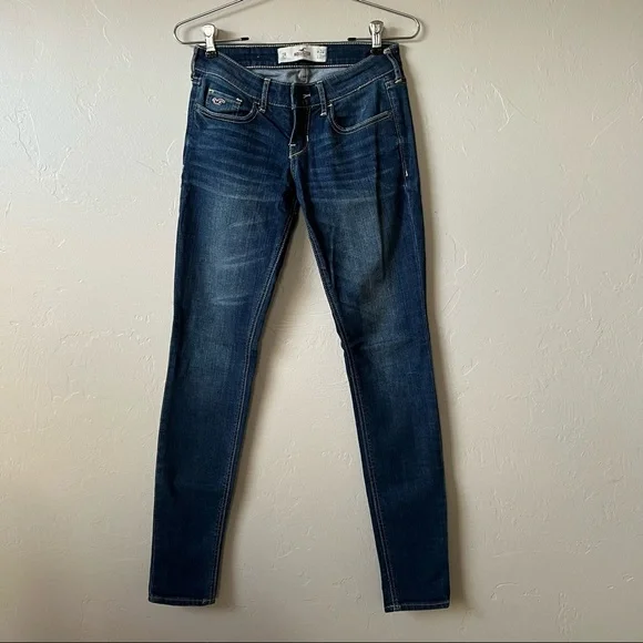 Hollister Jeans - Picture 1 of 4